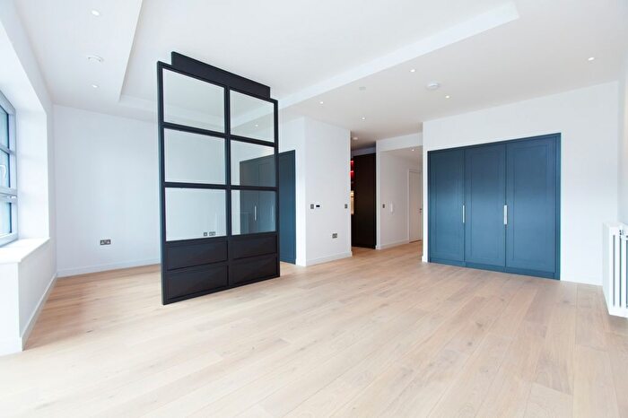 Studio To Rent In Kent Building, London City, Hope Street, Canning Town, London, E14