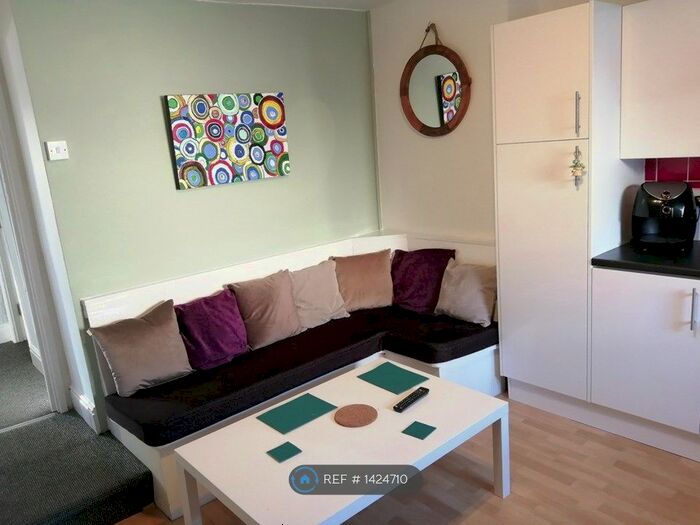2 Bedroom Flat To Rent In Prospect Street, Plymouth, PL4