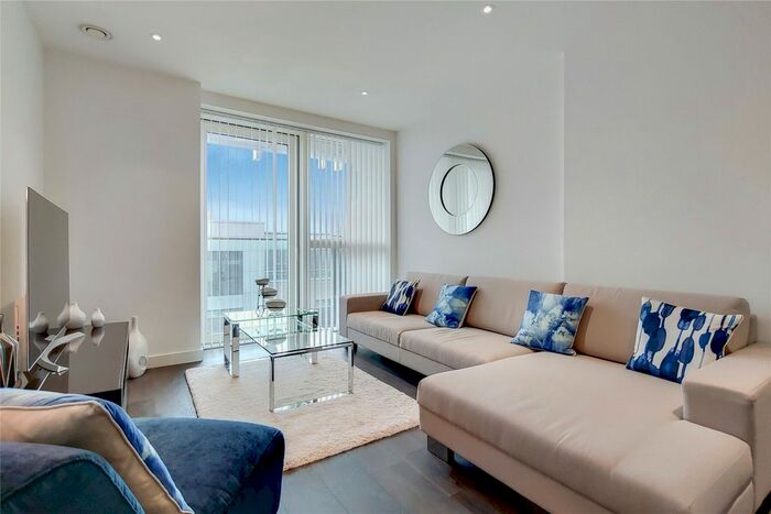 2 Bedroom Flat To Rent In Skyline Apartments, Woodberry Down, N4