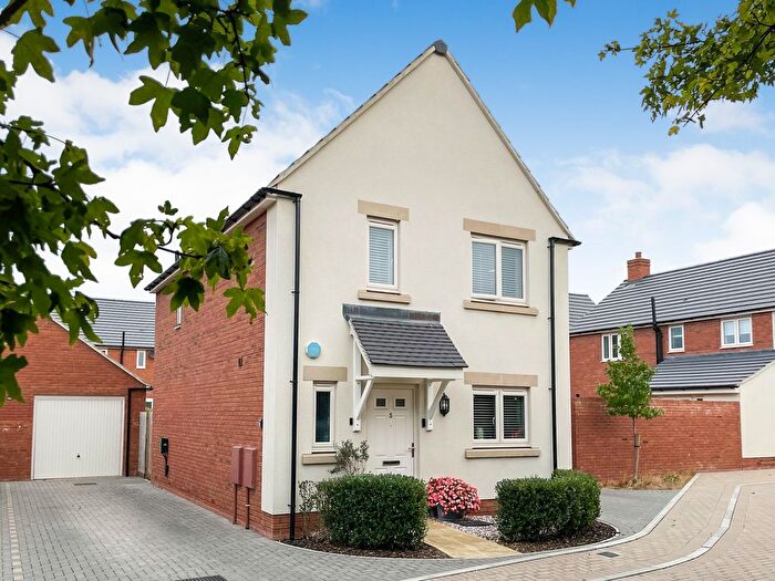 3 Bedroom Detached House For Sale In Farrier Street, Blunsdon, Swindon, SN26