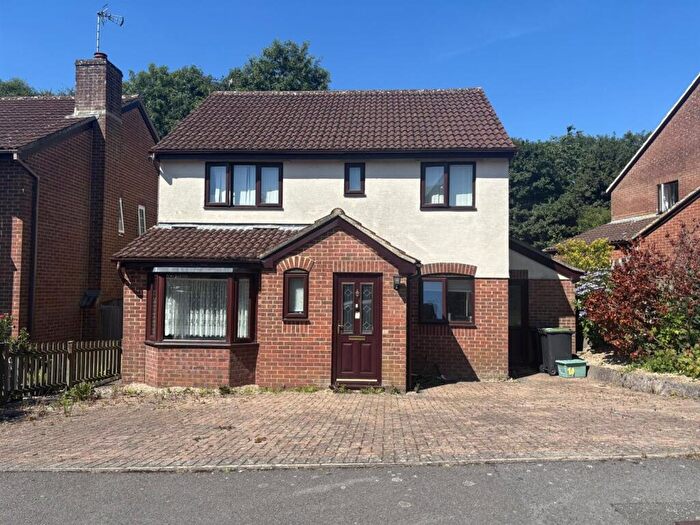 4 Bedroom Detached House For Sale In Fairlane, Shaftesbury, SP7