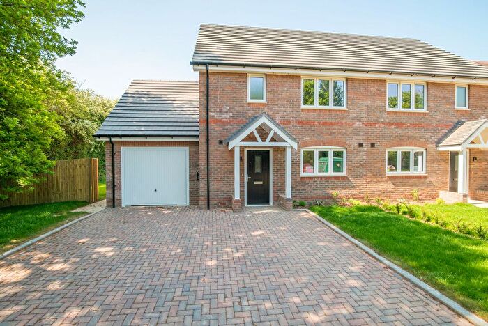 3 Bedroom Semi-Detached House For Sale In Meadow View, Pamber End, RG26
