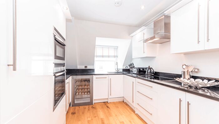 1 Bedroom Flat To Rent In Grosvenor Hill, London, W1K