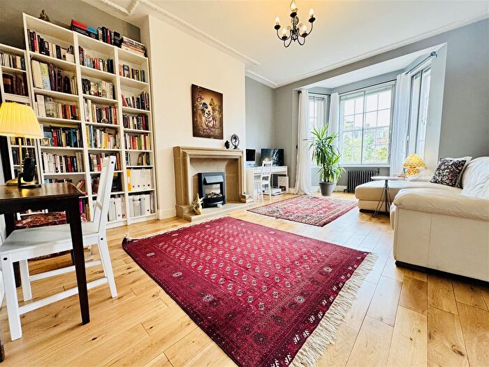 3 Bedroom Flat To Rent In Kenilworth Court, Birmingham, B16