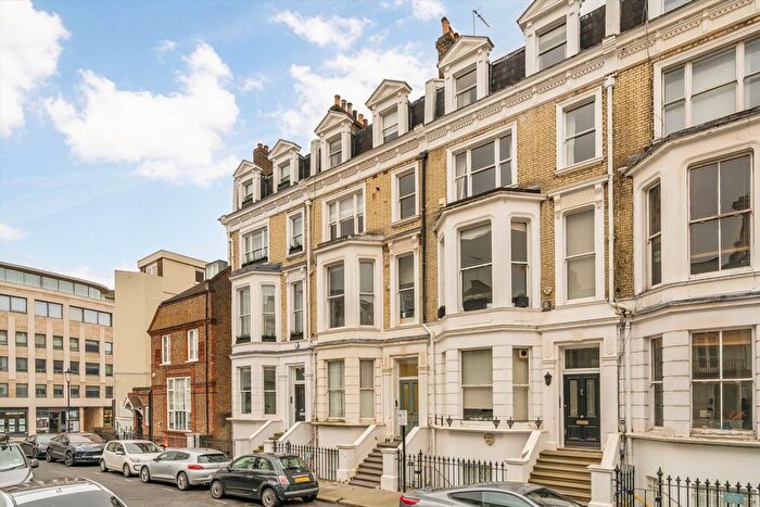 2 Bedroom Flat For Sale In Campden Grove, Kensington, W8