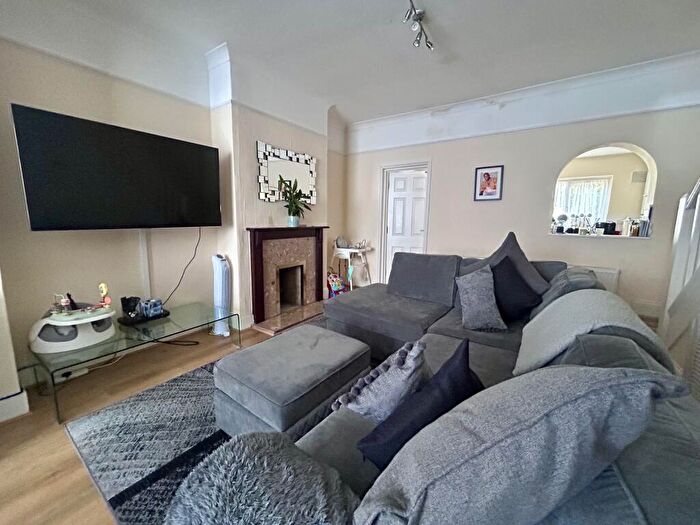 2 Bedroom Terraced House To Rent In Brocklesby Road, SE25