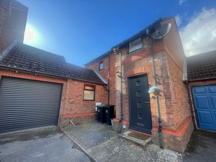 3 Bedroom Detached House To Rent In Diana Way, Corfe Mullen, BH21