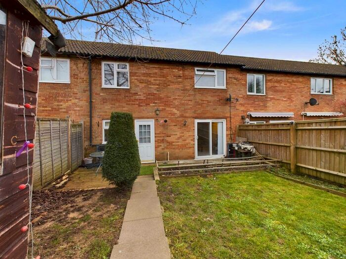 2 Bedroom Terraced House To Rent In George Close, Marlow, SL7