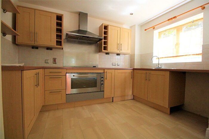 2 Bedroom Flat To Rent In Bloyes Mews, Colchester, Essex, CO1