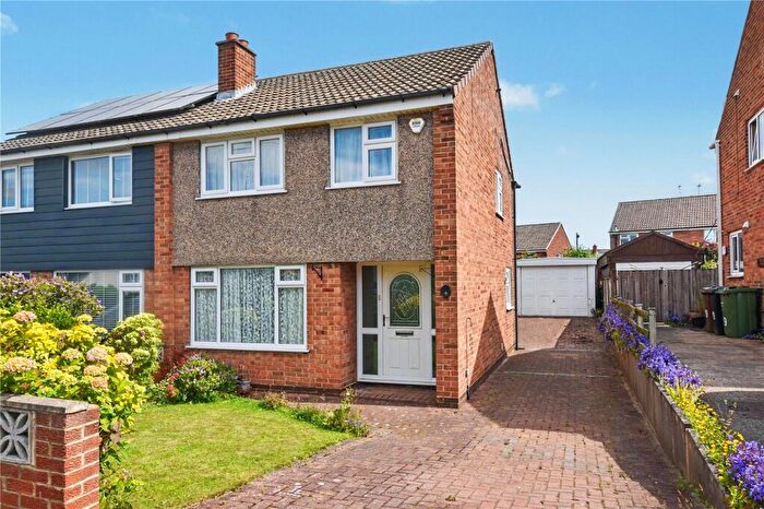 3 Bedroom Semi-Detached House For Sale In Denesway, Garforth, Leeds, West Yorkshire, LS25