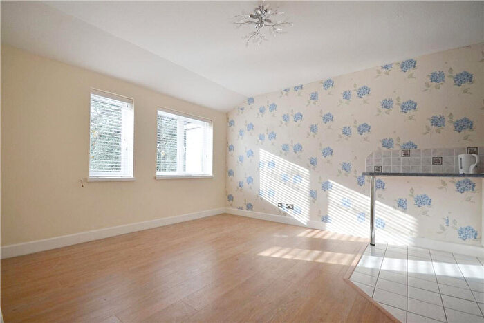 1 Bedroom Flat To Rent In Mount Lane, Bracknell, RG12