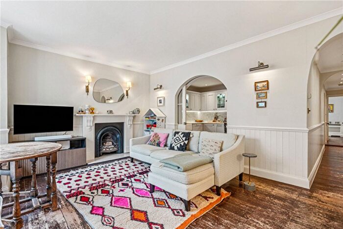 2 Bedroom Flat For Sale In Hildyard Road, London, SW6