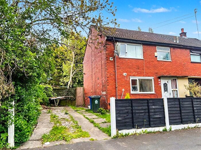 3 Bedroom Semi-Detached House For Sale In Romsey Avenue, Middleton, Manchester, M24