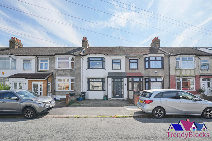 4 Bedroom Terraced House To Rent In Downshall Avenue, Ilford, London, IG3
