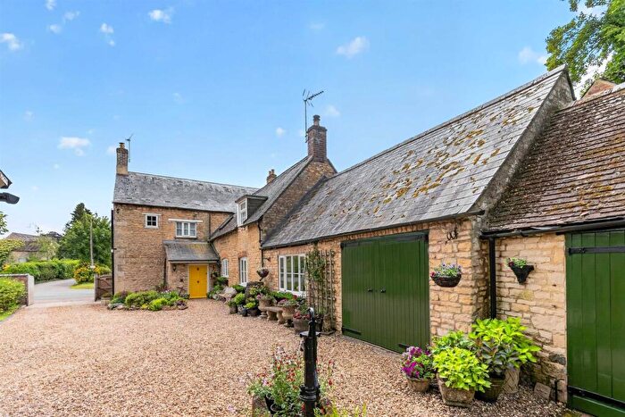 5 Bedroom Detached House For Sale In Main Street, Cottesmore, Rutland, LE15