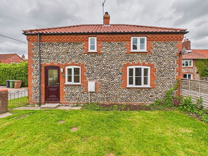 2 Bedroom Detached House For Sale In Old Turnpike Road, Roughton, NR11