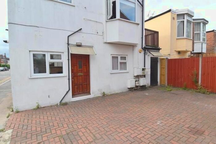 1 Bedroom Flat To Rent In Westbury Avenue, Turnpike Lane N22