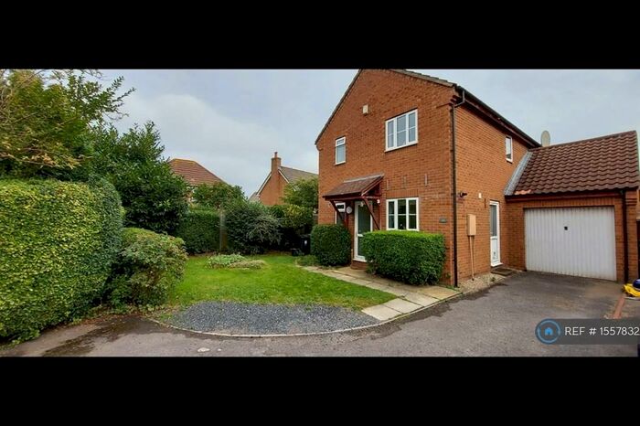 3 Bedroom Detached House To Rent In Robbins Close, Bristol, BS32