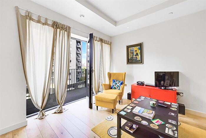 1 Bedroom Apartment For Sale In Grantham House, London City Island, E14