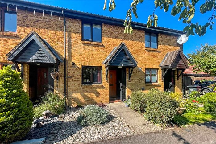 2 Bedroom Terraced House For Sale In Pinkcoat Close, Feltham, Middlesex, TW13