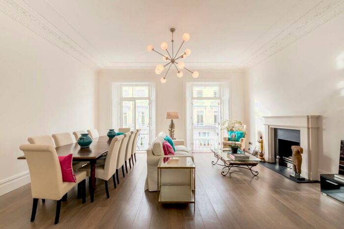 2 Bedroom Flat To Rent In Harcourt Terrace, Chelsea, London, SW10