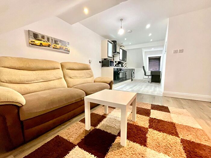 1 Bedroom Flat To Rent In Tudor Street, Tudor Lodge, CF11