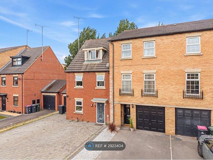 4 Bedroom Terraced House To Rent In Challiner Mews, Rotherham, S60