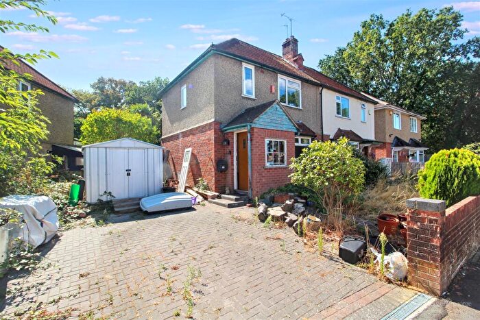 3 Bedroom Semi Detached House For Sale In Thicket Road, Tilehurst, Reading, RG30