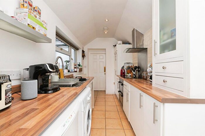 3 Bedroom Character Property For Sale In Cadbury Heath Road, Bristol, BS30