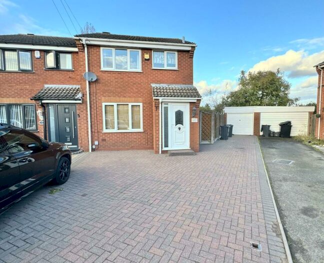 3 Bedroom Semi-Detached House To Rent In Fellbrook Close, Birmingham, B33