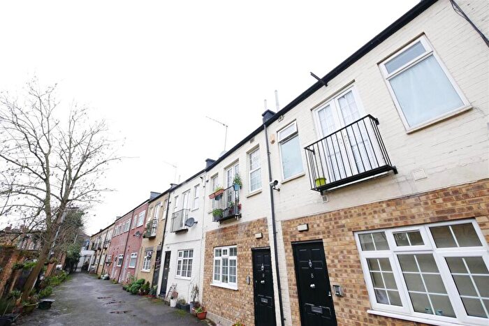 3 Bedroom Mews To Rent In The Mews, Turnpike Lane, London, N8