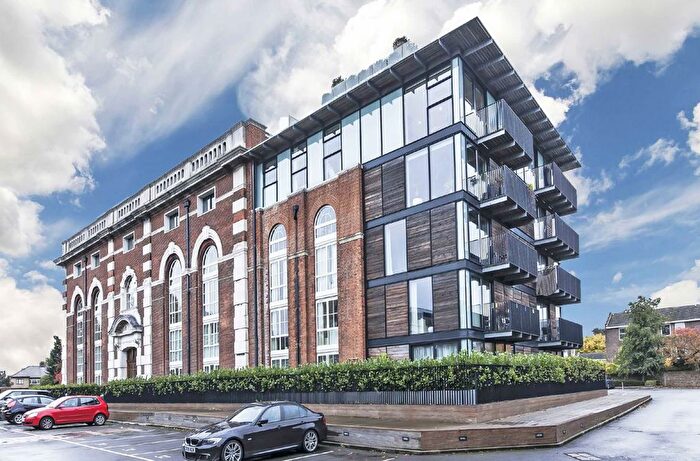 2 Bedroom Flat To Rent In Great West Road, Hammersmith, W6