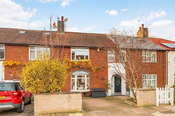 3 Bedroom Terraced House For Sale In Boileau Road, Barnes, SW13