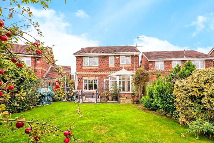 4 Bedroom Detached House For Sale In Glen Court, Castleford, WF10