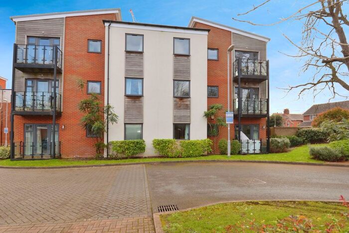 2 Bedroom Flat To Rent In Nursery Close, Botley, OX2