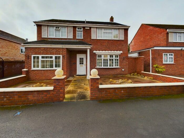 4 Bedroom Detached House To Rent In Hencliffe Way, Bristol, BS15