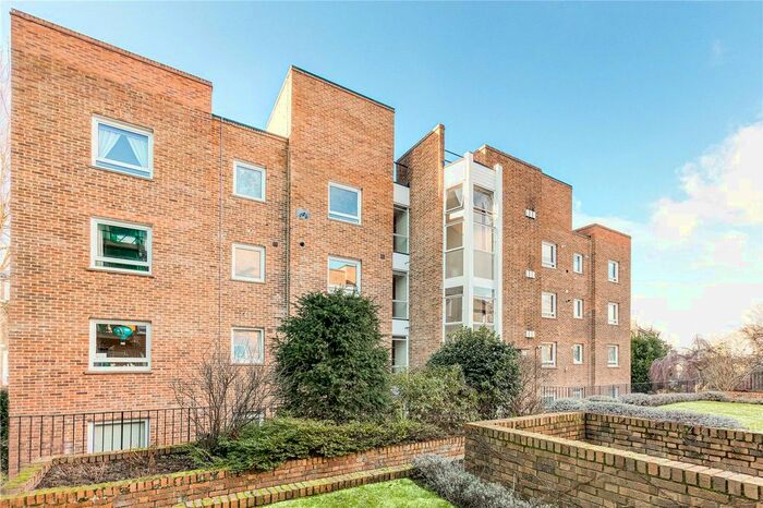 2 Bedroom Flat To Rent In Matthias Court, Church Road, Surrey, TW10