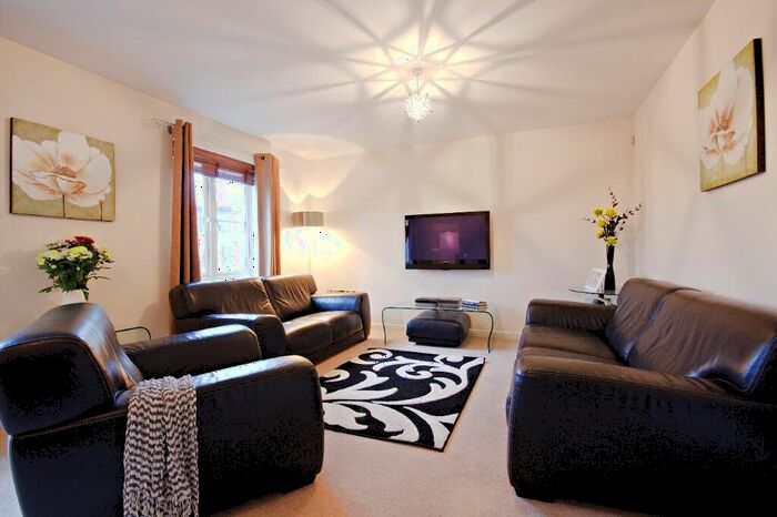 3 Bedroom Serviced Apartments To Rent In Trevelyan Court, Windsor, Berkshire, SL4