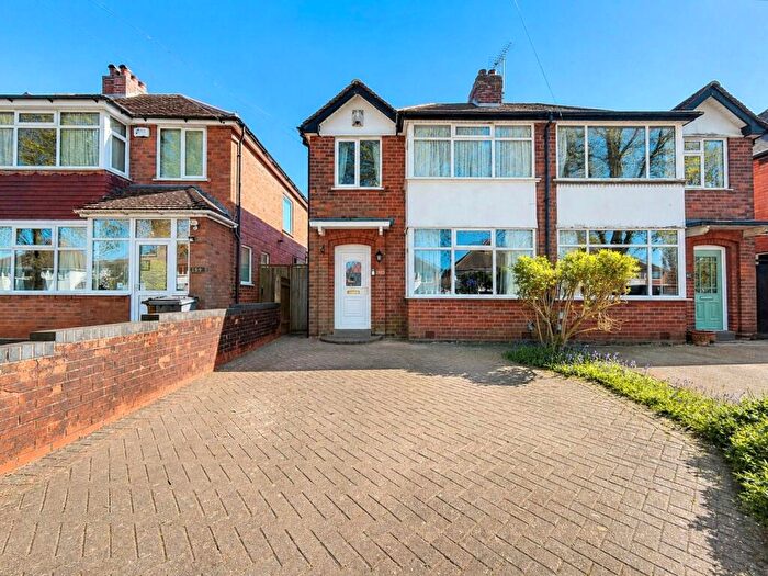 3 Bedroom Semi Detached House For Sale In Stroud Road, Shirley, Solihull, B90