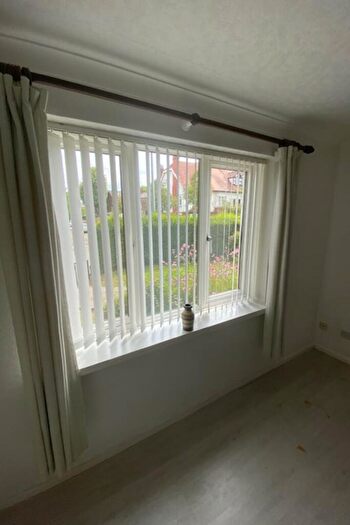 2 Bedroom Flat To Rent In Park Road Salford, M6