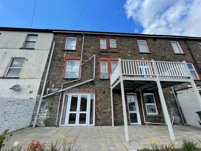 2 Bedroom Flat To Rent In Gladstone Street, Cross Keys, Newport, NP11