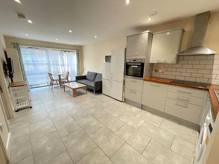 2 Bedroom Apartment To Rent In West Point, Trippet Lane, Sheffield, S1