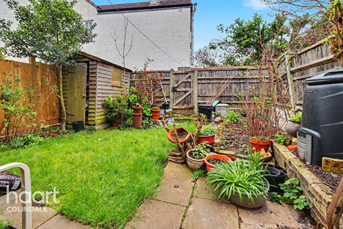 2 Bedroom Maisonette For Sale In Ravenshurst Avenue, NW4