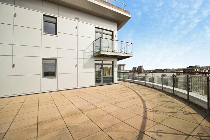 2 Bedroom Flat For Sale In Armouries Way, Leeds, West Yorkshire, LS10