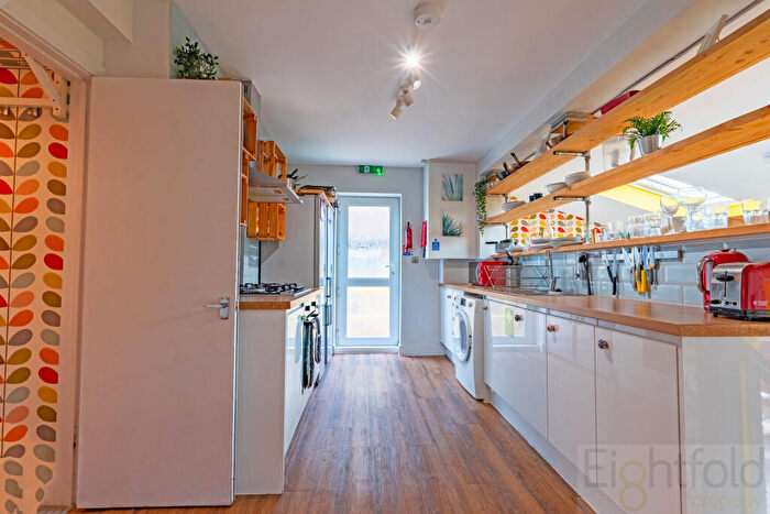 6 Bedroom Semi-Detached House To Rent In Southall Avenue, Brighton, BN2