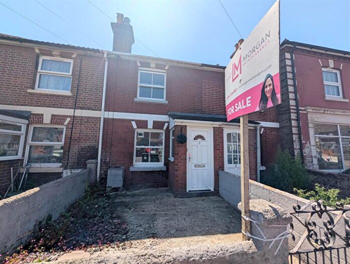 2 Bedroom Terraced House For Sale In Mill Street, Eastleigh, SO50