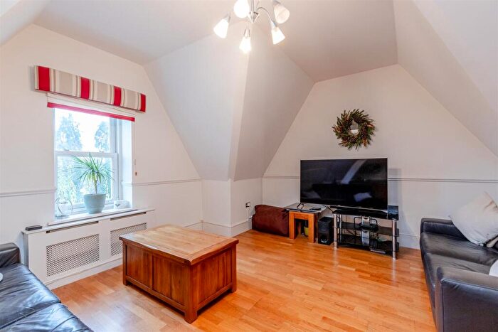 2 Bedroom Flat For Sale In Stoke Park Road South, Stoke Bishop, Bristol, BS9