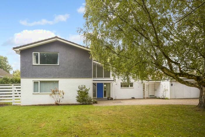 3 Bedroom Detached House To Rent In Uplands Road Kenley, CR8