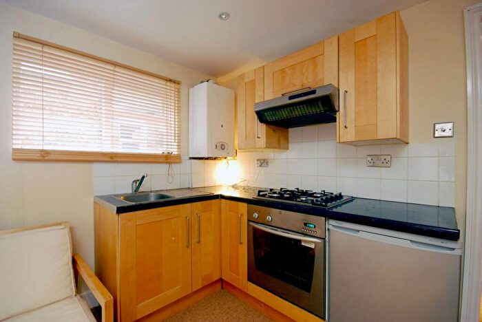 Studio For Sale In Tarbert Road, East Dulwich, London, SE22