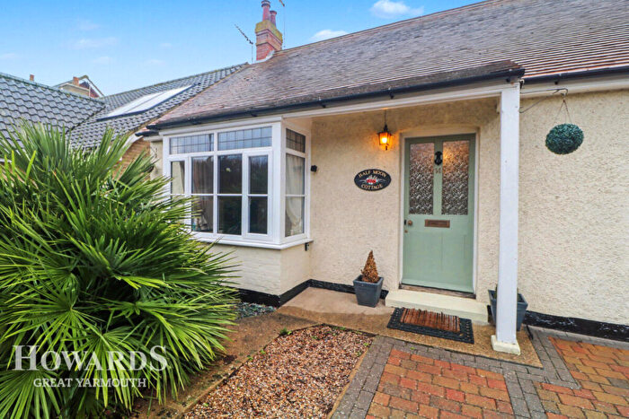 2 Bedroom Detached Bungalow For Sale In White Street, Martham, NR29